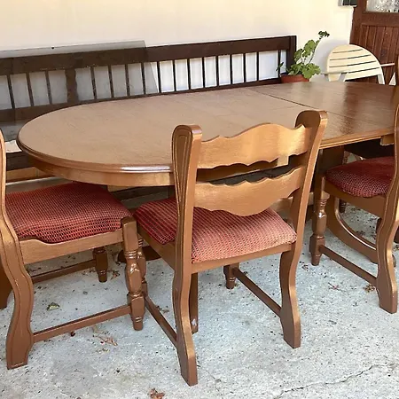 Village Life Apartment *